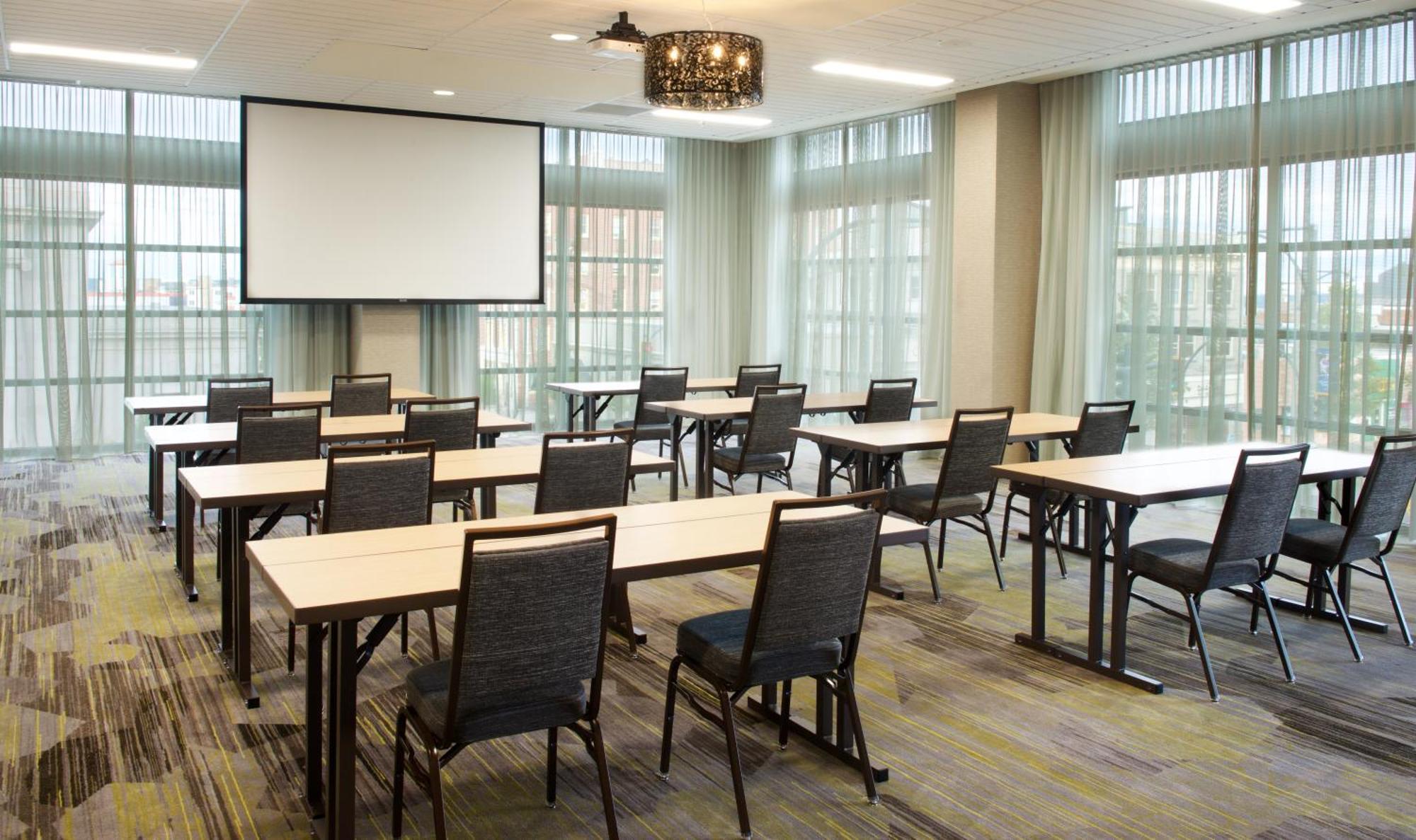 Courtyard By Marriott Seattle Everett Downtown Exteriör bild