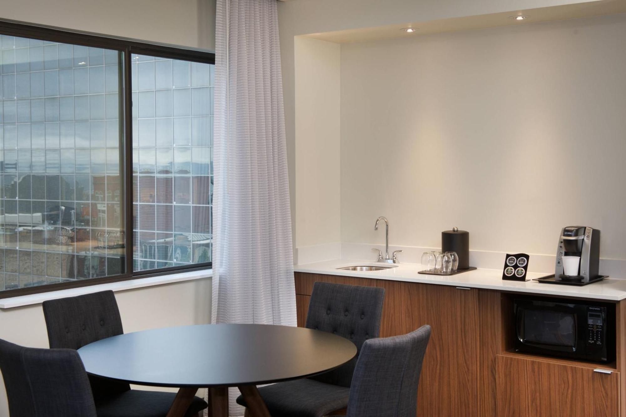 Courtyard By Marriott Seattle Everett Downtown Exteriör bild